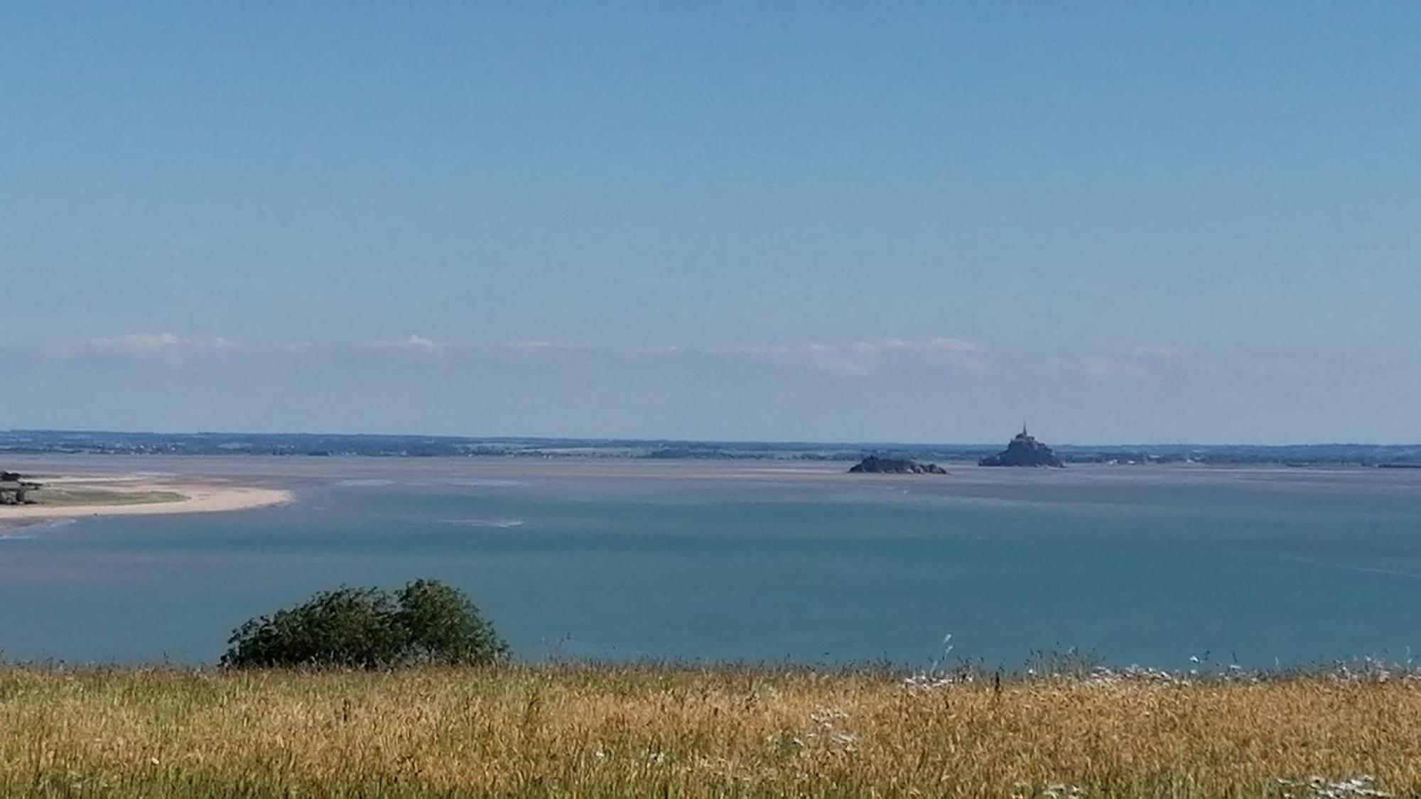 Vue Mt-st-michel, Elegance, Calme Et Baby-foot Bonzini Holiday home