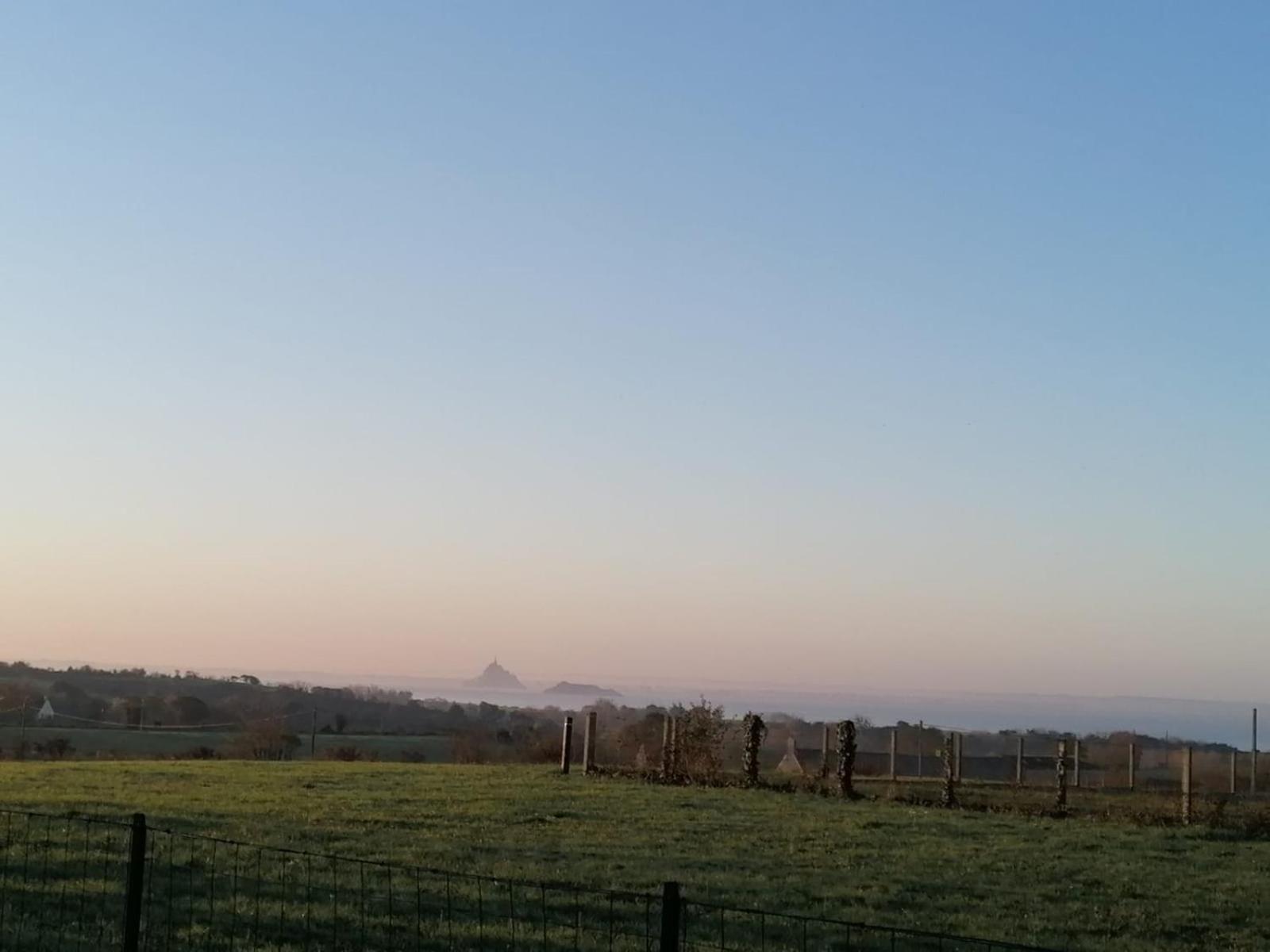 Holiday home Vue Mt-st-michel, Elegance, Calme Et Baby-foot Bonzini