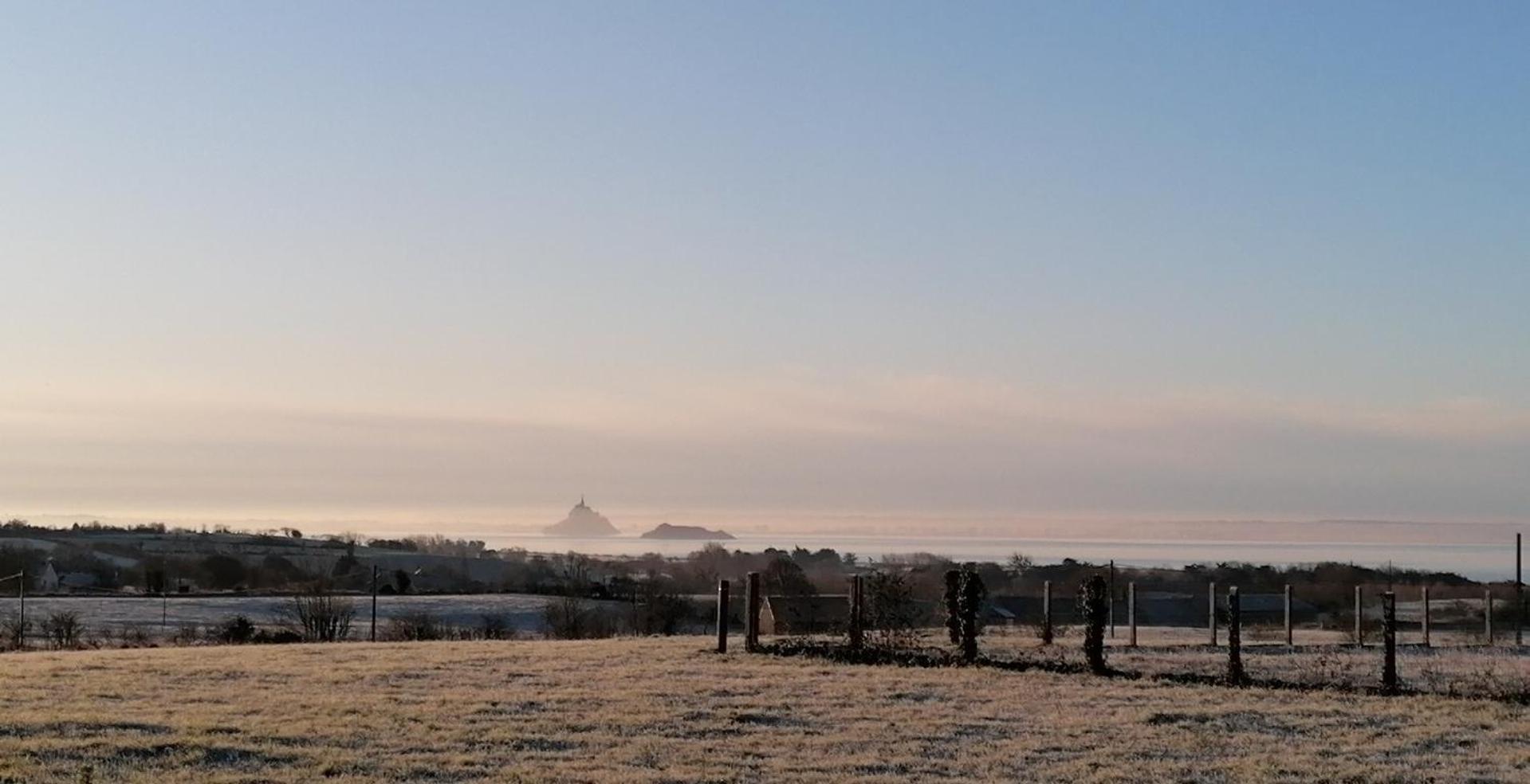 Vue Mt-st-michel, Elegance, Calme Et Baby-foot Bonzini Holiday home