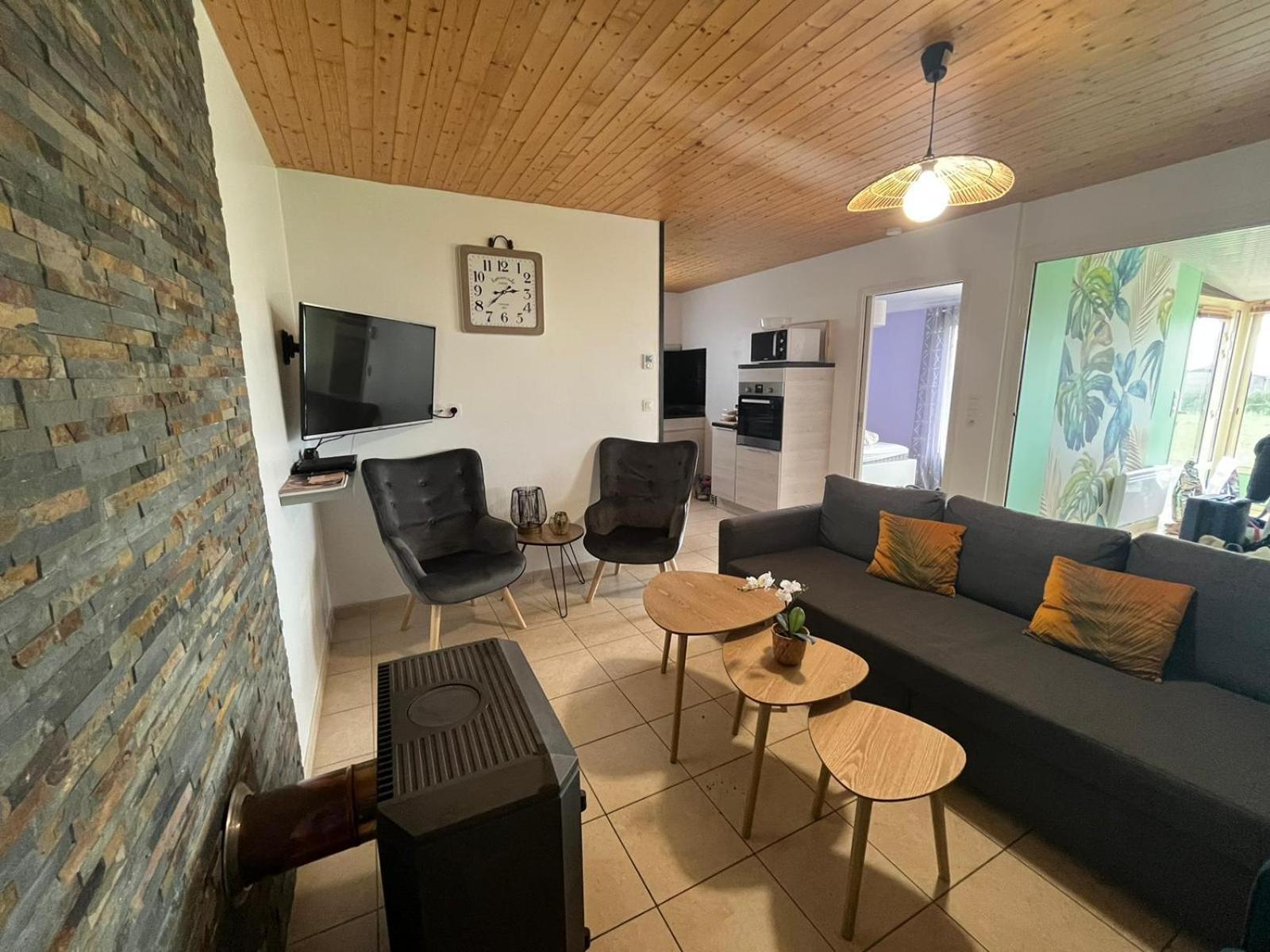 Holiday home Vue Mt-st-michel, Elegance, Calme Et Baby-foot Bonzini Dragey