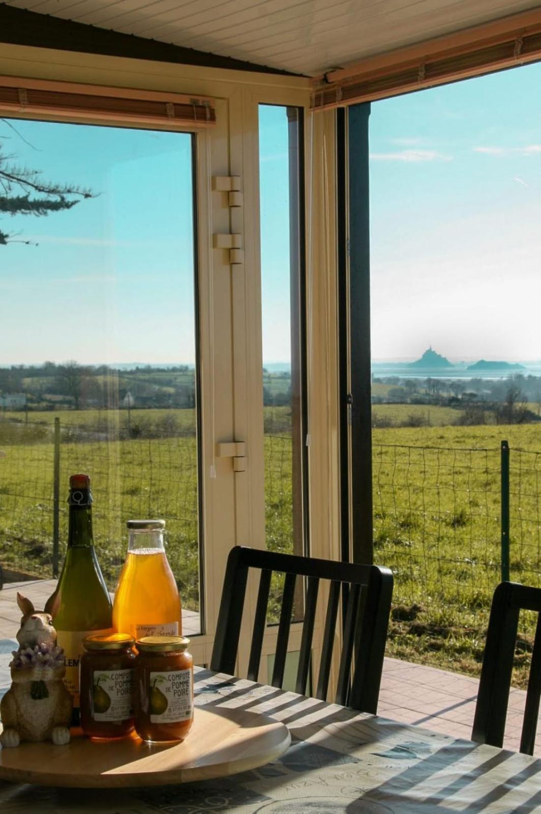 Holiday home Vue Mt-st-michel, Elegance, Calme Et Baby-foot Bonzini Dragey